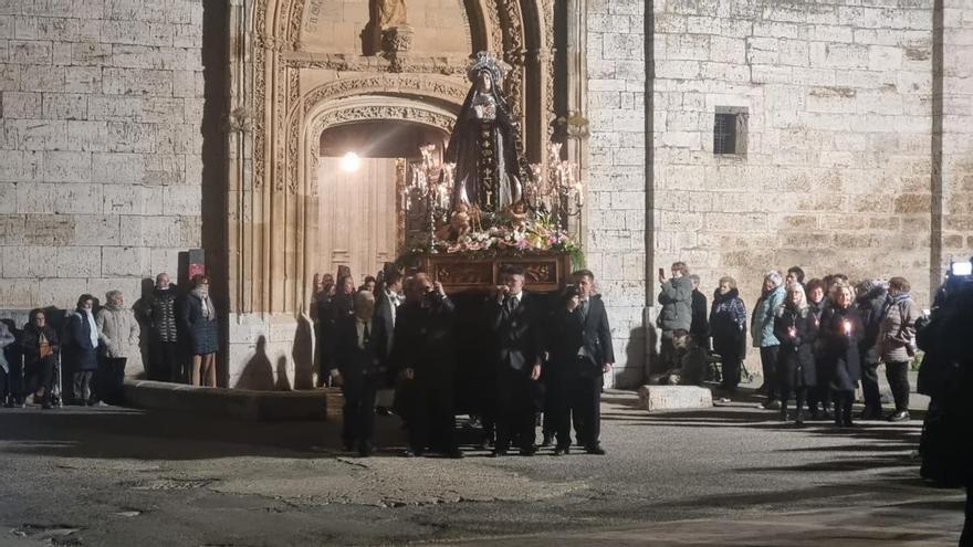 Los toresanos acompañan el sufrimiento de la Virgen de los Dolores