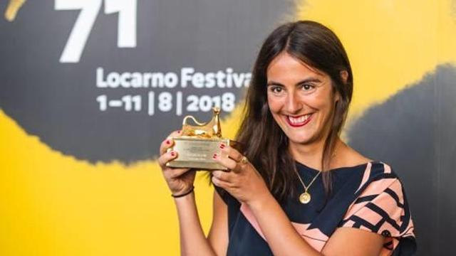 La oriolana Elena López Riera, con el «Pardino D'oro» a mejor corto, ayer, en el Festival de Locarno.