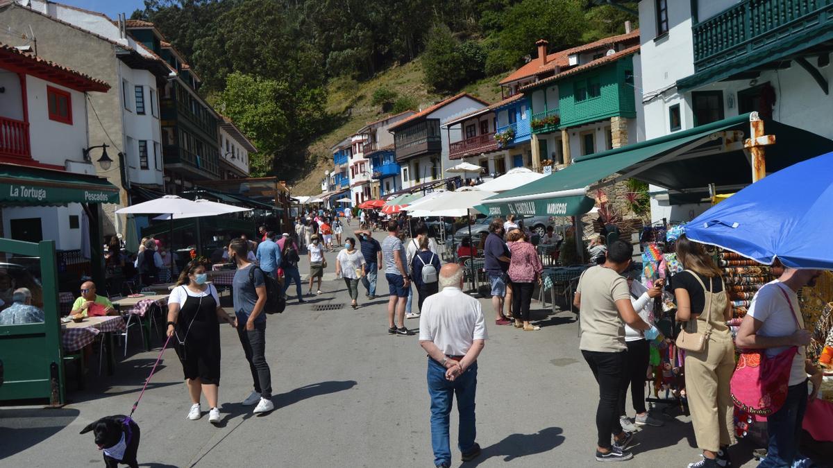 Tazones, hasta la bandera de turismo