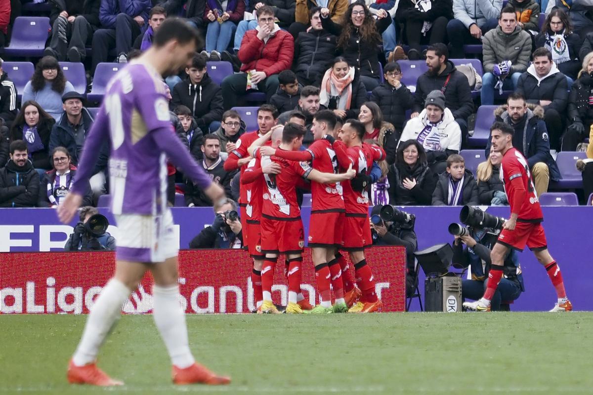 Jugadores del Rayo Vallecano celebrando el gol ante el Valladolid