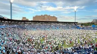 Así ha sido la despedida de La Romareda: nervios, abrazos, invasión y a la caza del tesoro