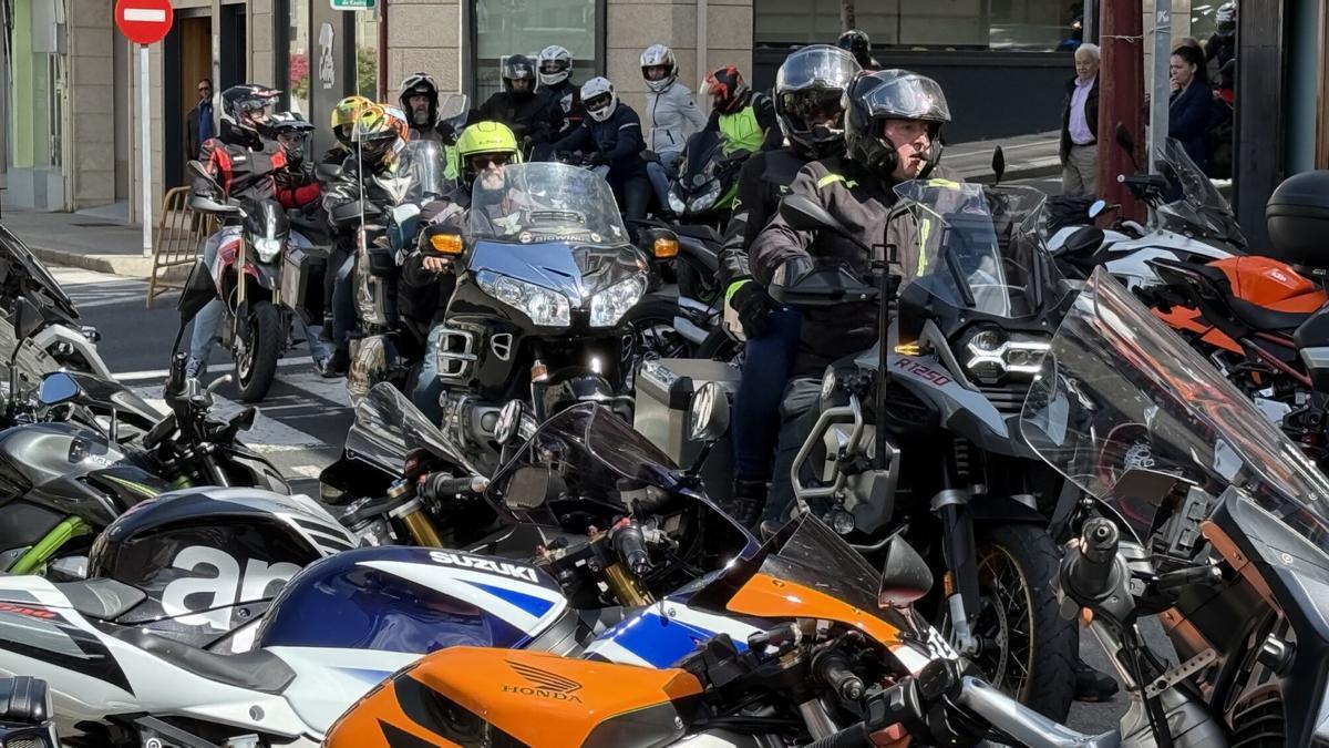 Participantes en el Motococido de Lalín este año.