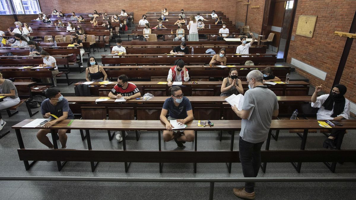 Pruebas de selectividad el pasado 8 de junio en la facultad de Economia i Empresa de la UB.