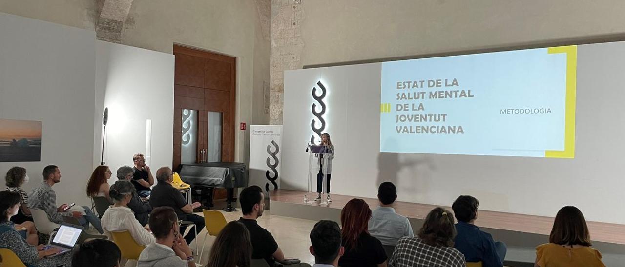 La presentación del informe del estado de la salud mental en los jóvenes, en València.