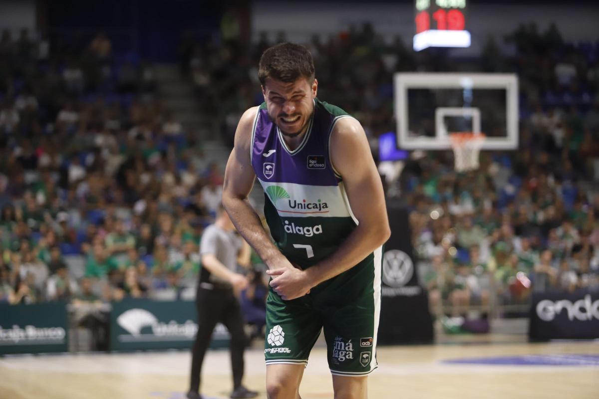 Jonathan Barreiro, en el esprint final de la recuperación de su fractura en la mano.