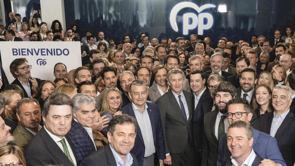 El PP asume el camino de Feijoo a Moncloa tras la pérdida de la absoluta en Andalucía: Ya no habrá debate sobre si pactar o no con Vox