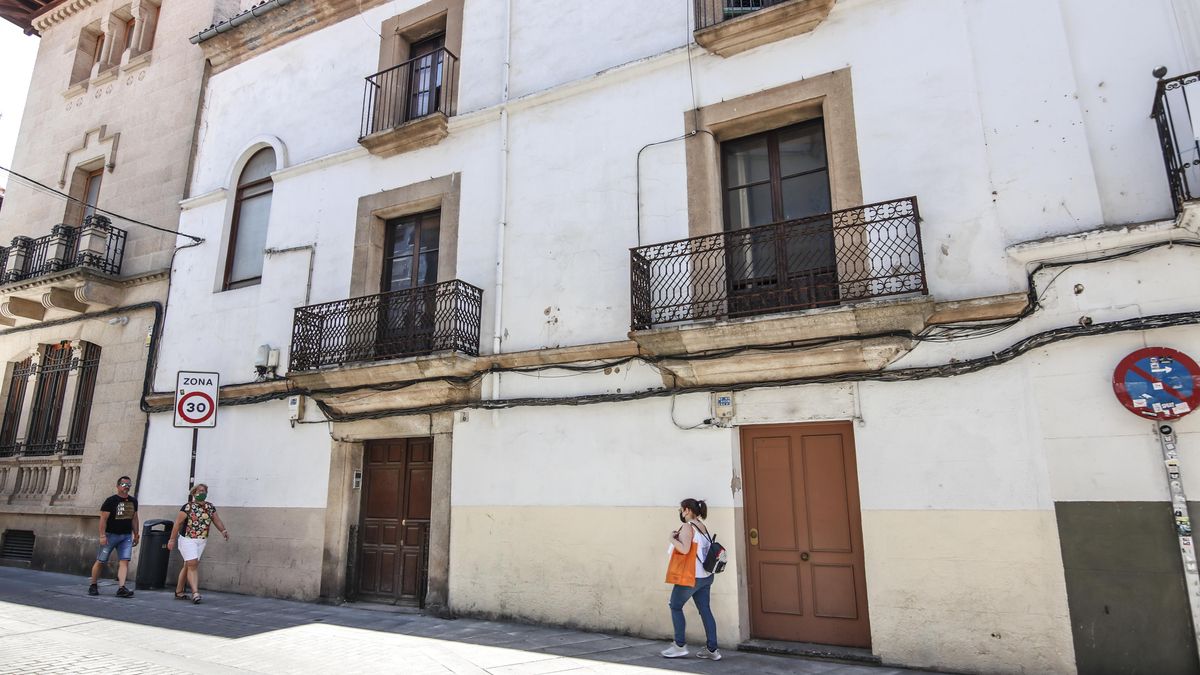 Número seis de la calle Pizarro, con este edificio se completará el centro.