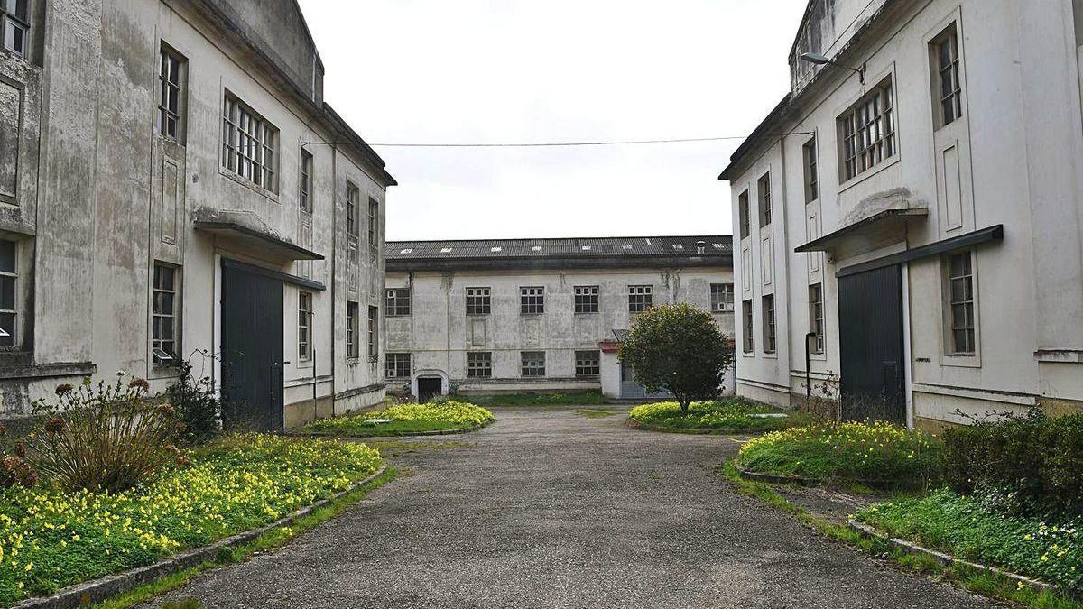 Edificios de la antigua fábrica de armas, donde se instalará la Ciudad de las TIC.