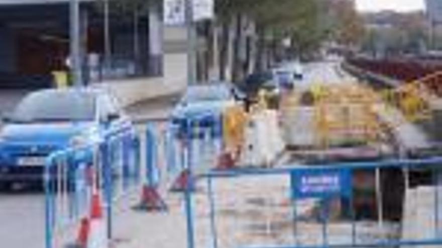Trànsit Obres al servei d&#039;aigua potable a l&#039;avinguda Tarradellas