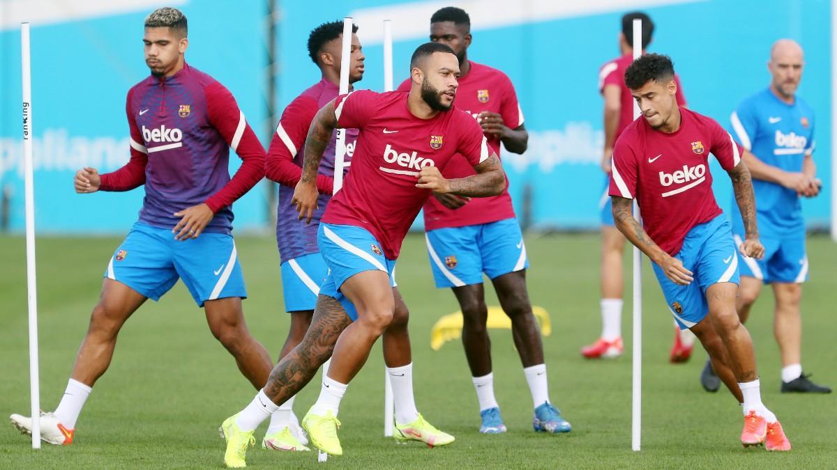 Koeman, en la cuerda floja, dirigió el entrenamiento del Barça antes de visitar el Wanda