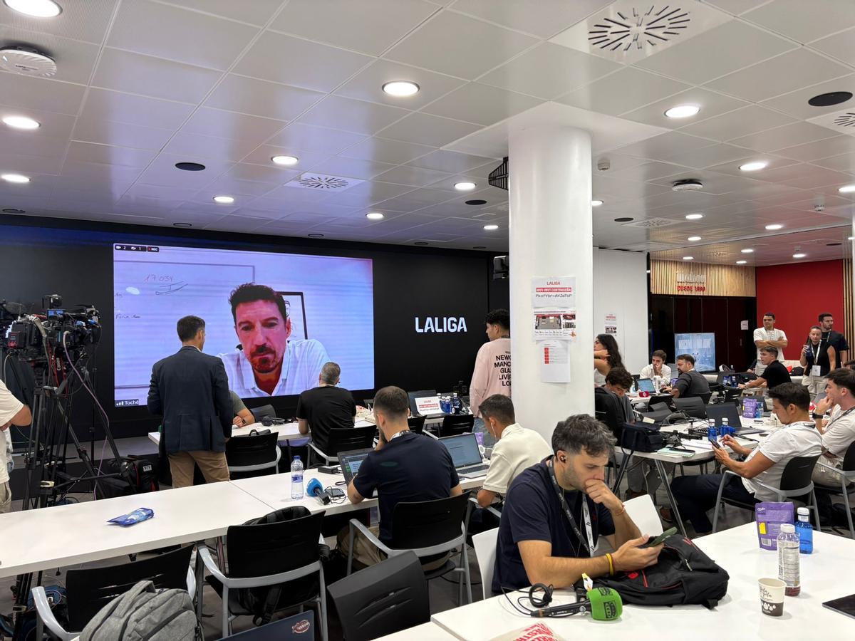 SPORT estuvo en la sede de LaLiga, en Madrid, para cubrir el último día de mercado de fichajes en LaLiga