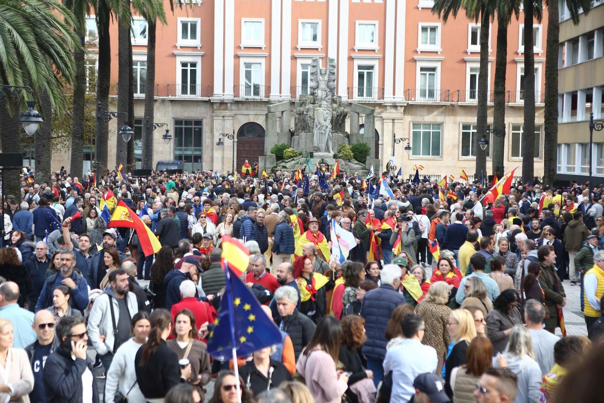 Miles de personas protestan en A Coruña contra la amnistía