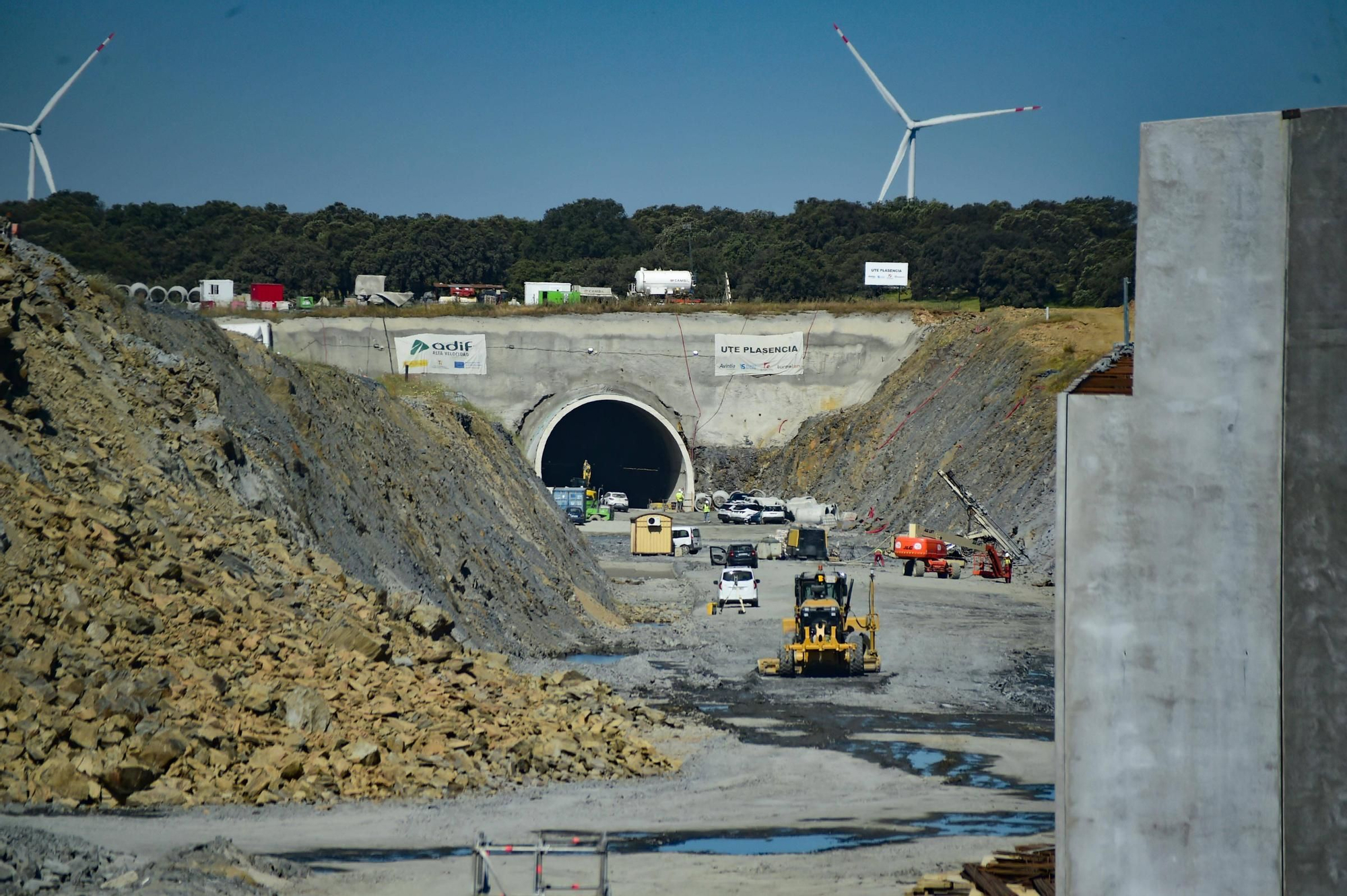 FOTOGALERÍA | El impresionante túnel de 1.500 metros que traerá el AVE a Cácers