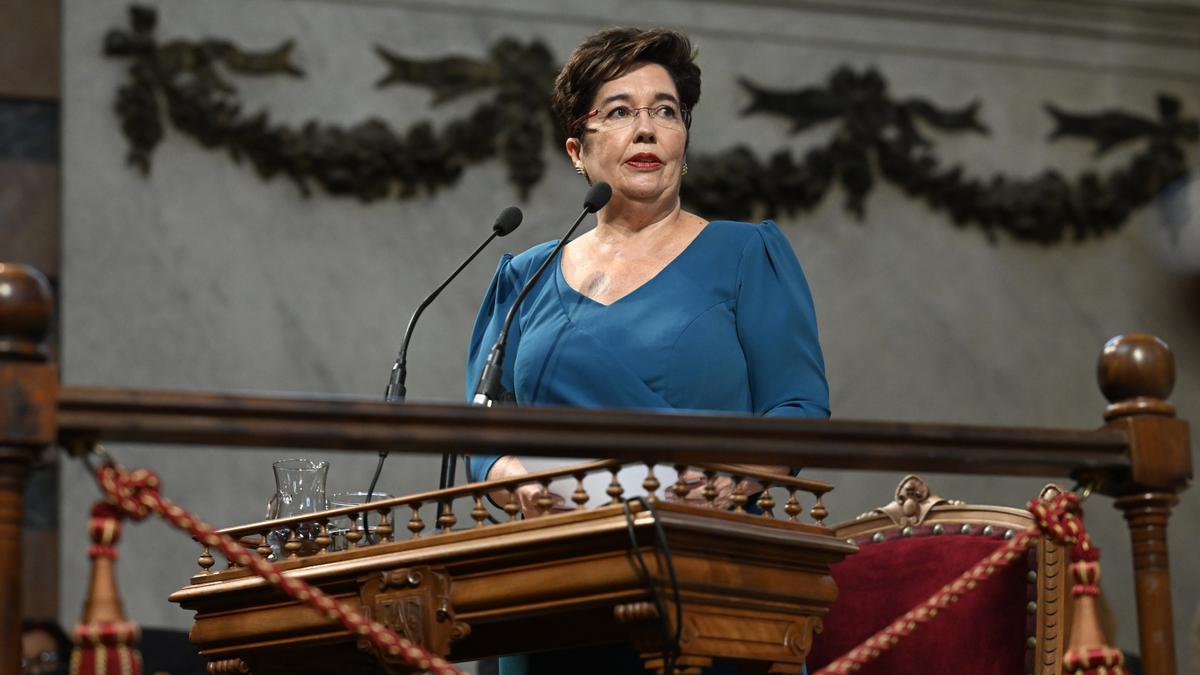 La filóloga Dolores Corbella, durante su discurso por la su entrada a la Real Academia Española.