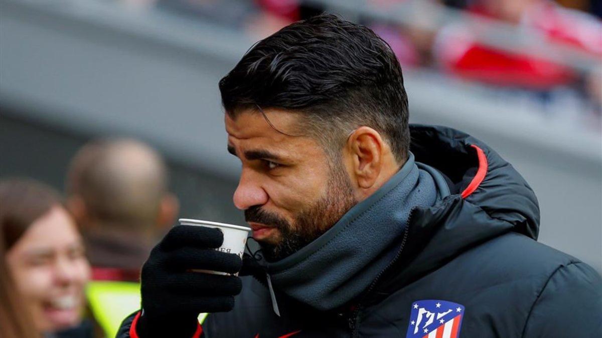 Diego Costa tomando un café antes de un partido