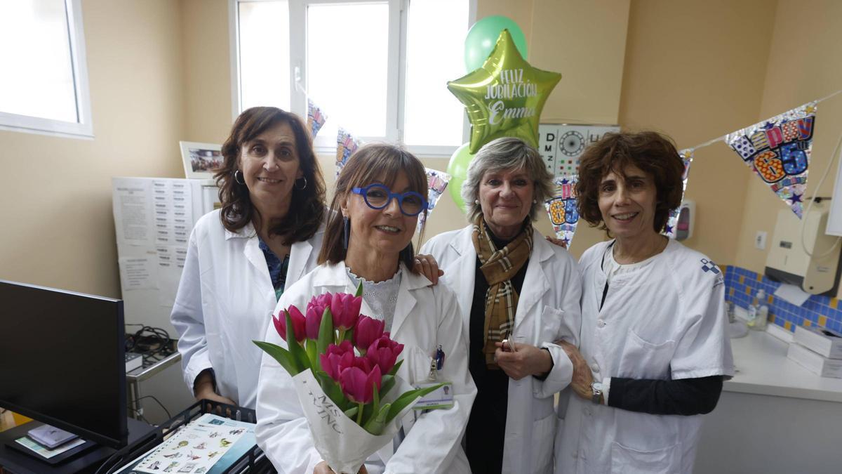 Emma Alonso y el orgullo de tratar hasta a cinco generaciones de una misma familia en La Arena