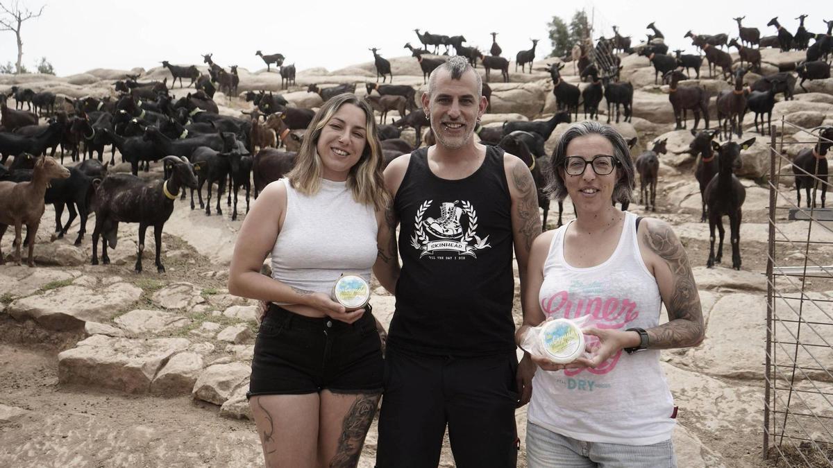 Tamara Bulnes, Carles Prat i Imma Prat, tres dels encarregats de la formatgeria Aubagueta de Biosca