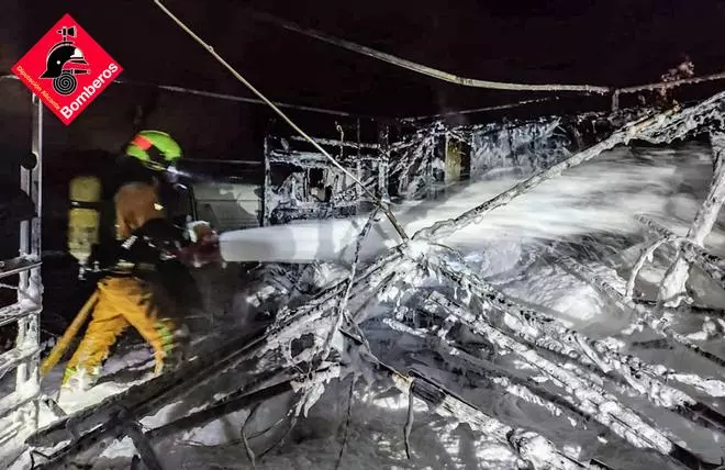 Incendio de una caravana en un camping de Benidorm