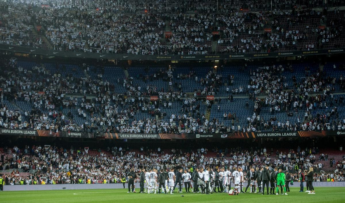 Más de 30.000 aficionados alemanes tomaron el Camp Nou el 14 de abril de 2022.