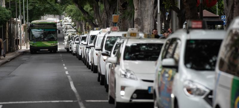 Segunda caravana de taxistas por Santa Cruz de Tenerife