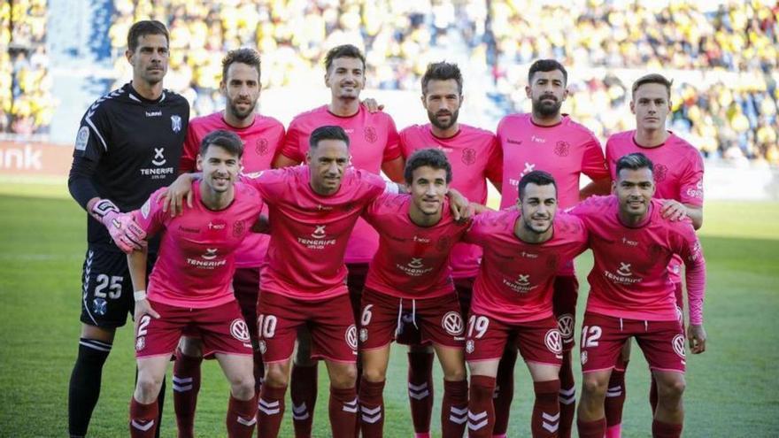 El CD Tenerife apuesta todo al rosa