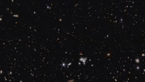 Vista ampliada de las imágenes captadas por el telescopio espacial James Webb en luz infrarroja cercana para el CEERS.
