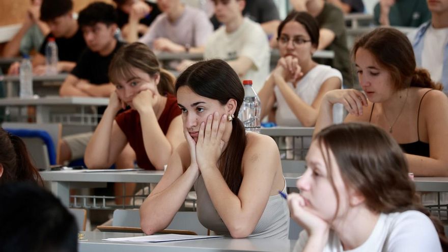 Bajan la notas de corte en la UMU, que bate récords de preinscripciones para el próximo curso