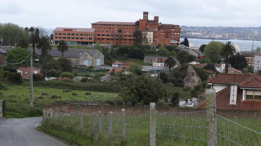 El gijonés que se atrincheró en casa con una recortada es reincidente