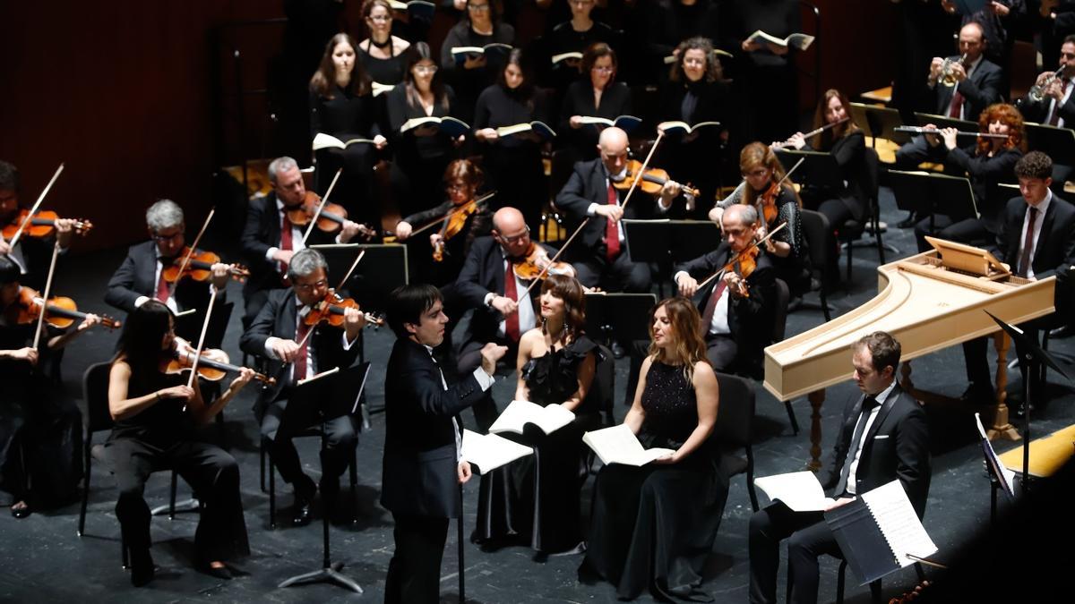 Un momento de la interpretación del 'Oratorio de Navidad' de Bach, por la Orquesta de Córdoba, en el Gran Teatro