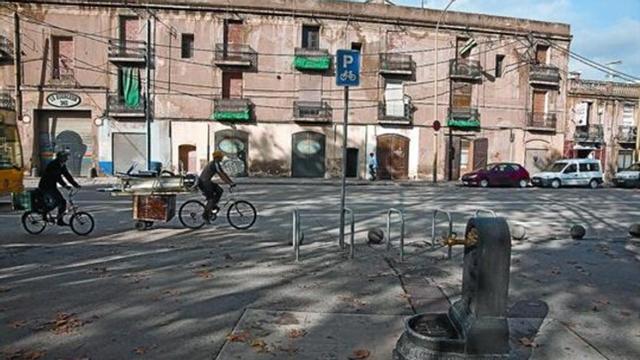 Imagen de la antigua fábrica textil de La Escocesa, ayer, en el Poblenou.