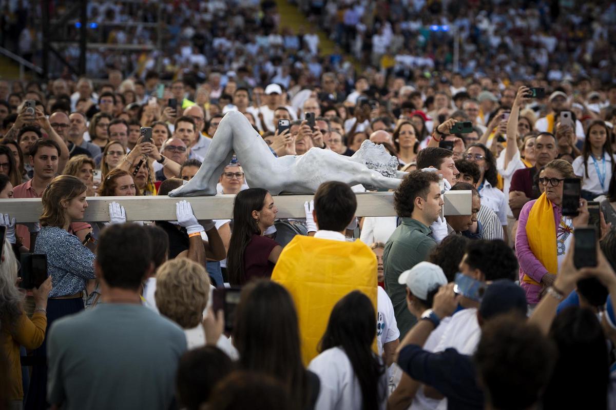 Vigilia del Papa León XIV en el Estadio Olímpico Lluís Companys.