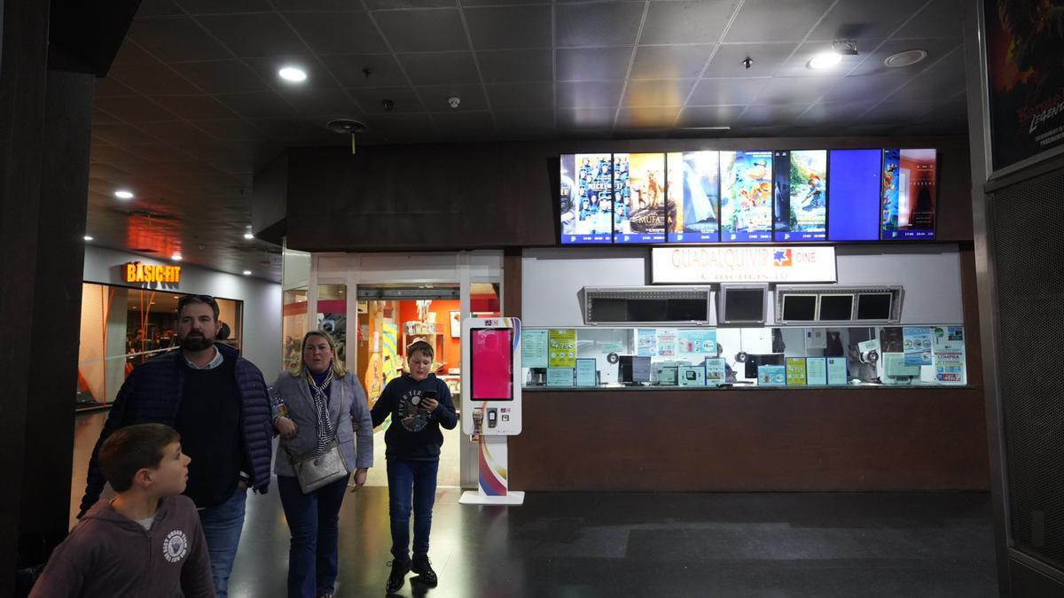 Cines Guadalquivir, el decano del sector en Córdoba que cuenta con cinco salas abiertas.