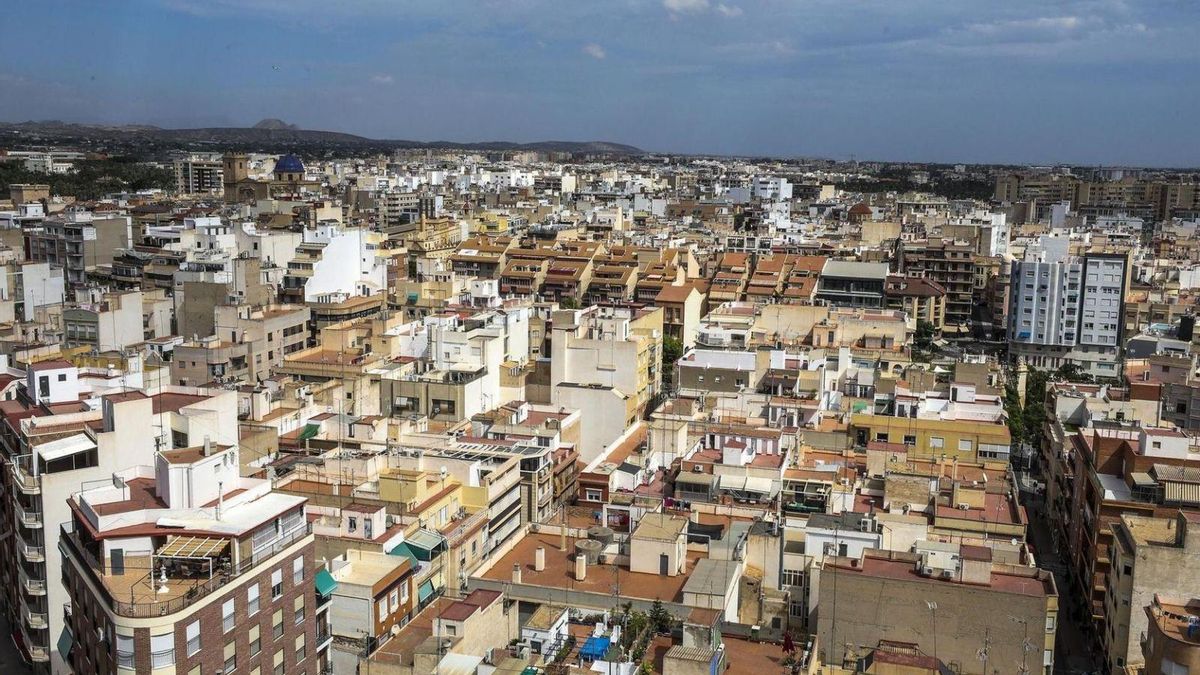 Vista aérea del casco urbano de Elche.