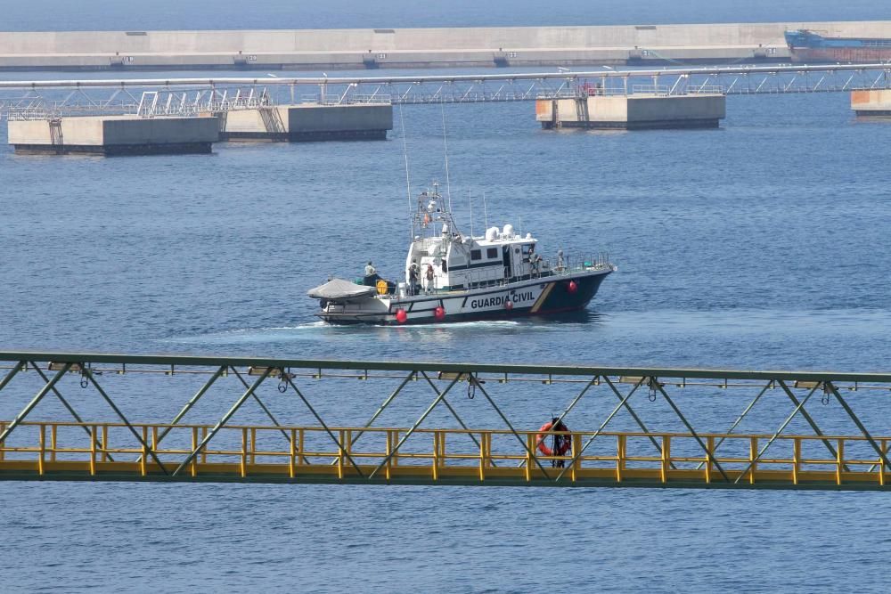 La Guardia Civil registra la Desaladora de Escombr