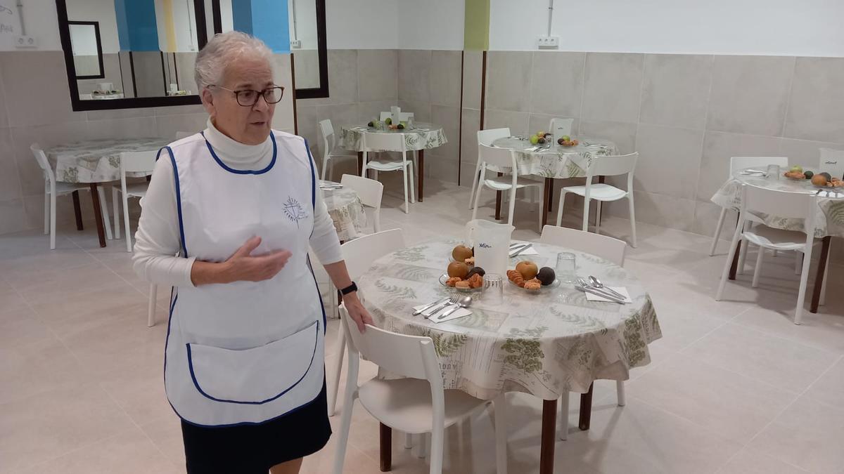 Sor Clotilde del Pino, en el comedor social de La Milagrosa, en la calle de La Noria.