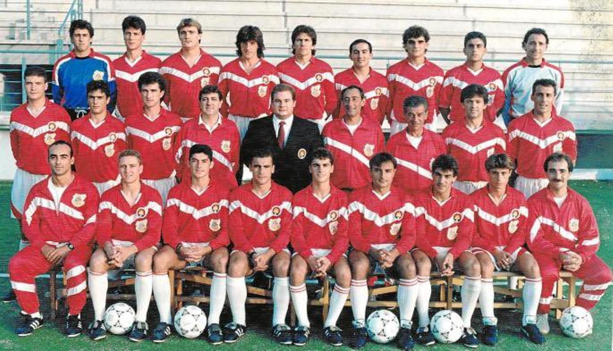 Plantilla de Sa Deportiva a principios de los 90