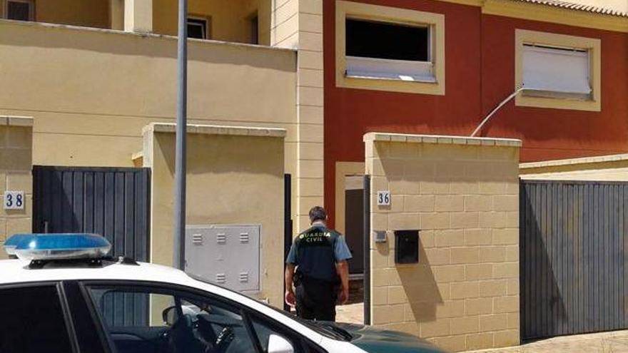 Detenidos por desvalijar 19 viviendas de un residencial sin habitar de Talavera la Real