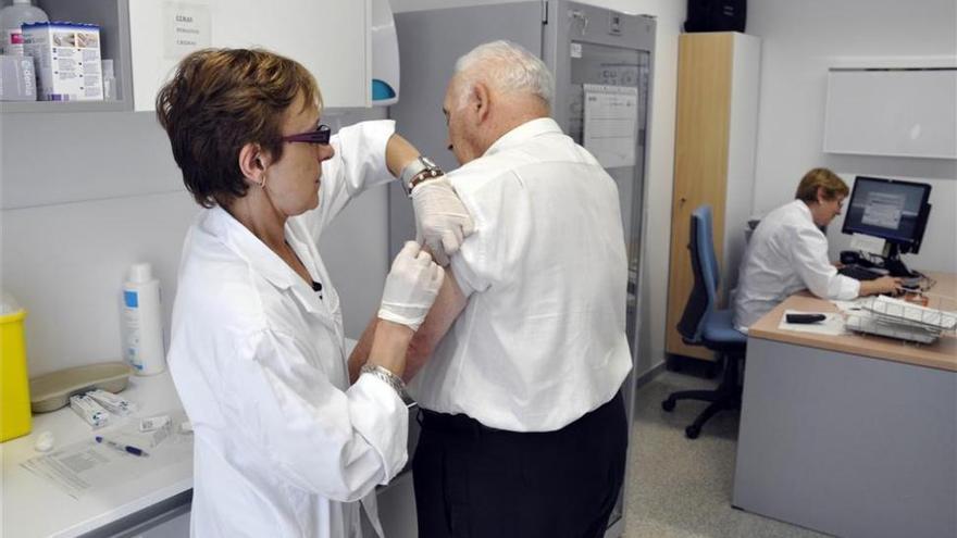 Aragón incide en la importancia de la vacunación de los mayores de 65 y profesionales sanitarios