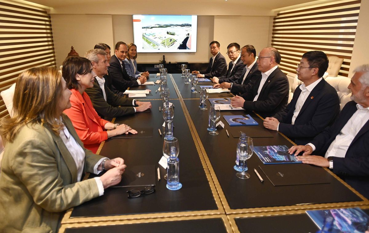 El presidente del gigante chino Citic Group, Xi Guohua, en su reunión con el presidente de la Xunta, Alfonso Rueda.