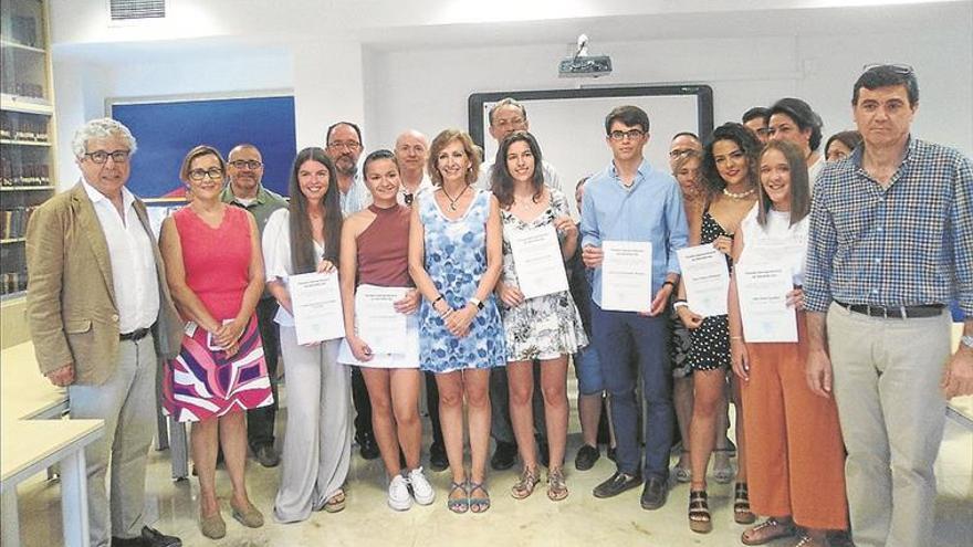 Premio Extraordinario de Bachillerato PARA LA JOVEN MONTILLANA LUCÍA CÓRDOBA