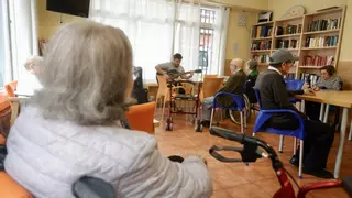 "Los centros de día de València funcionan sin contrato en vigor"