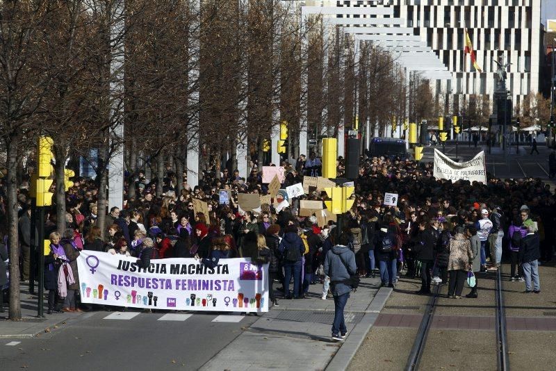 Manifestación contra la violencia machista en Zaragoza