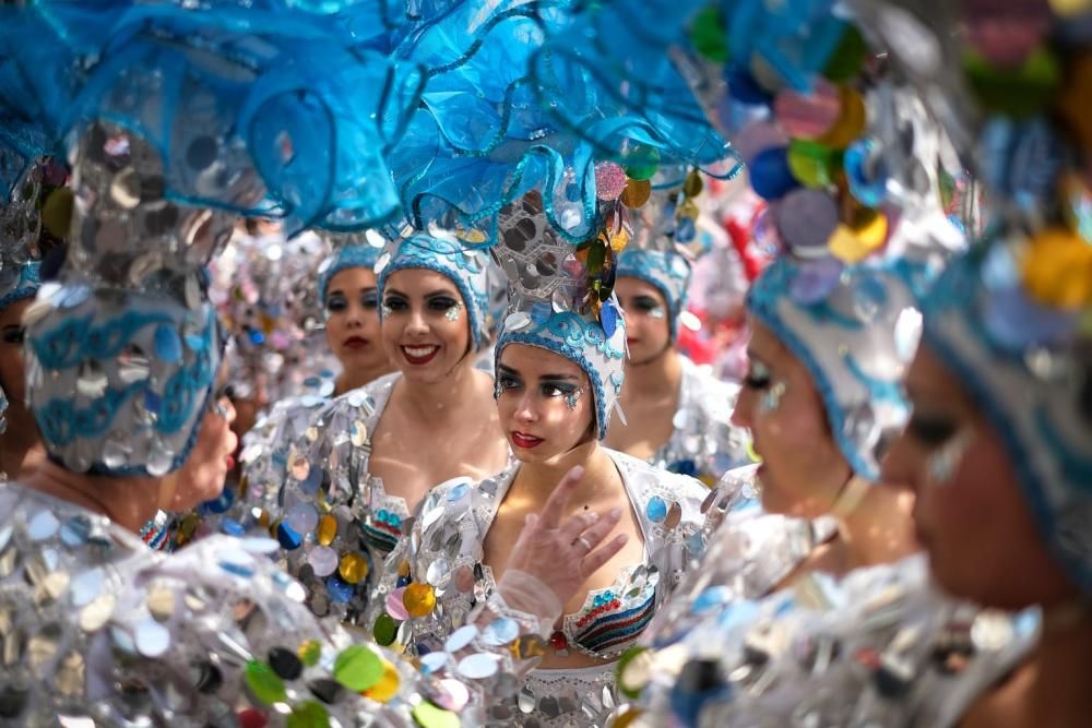 Carnaval de Día del Sábado de Piñata de Santa Cruz