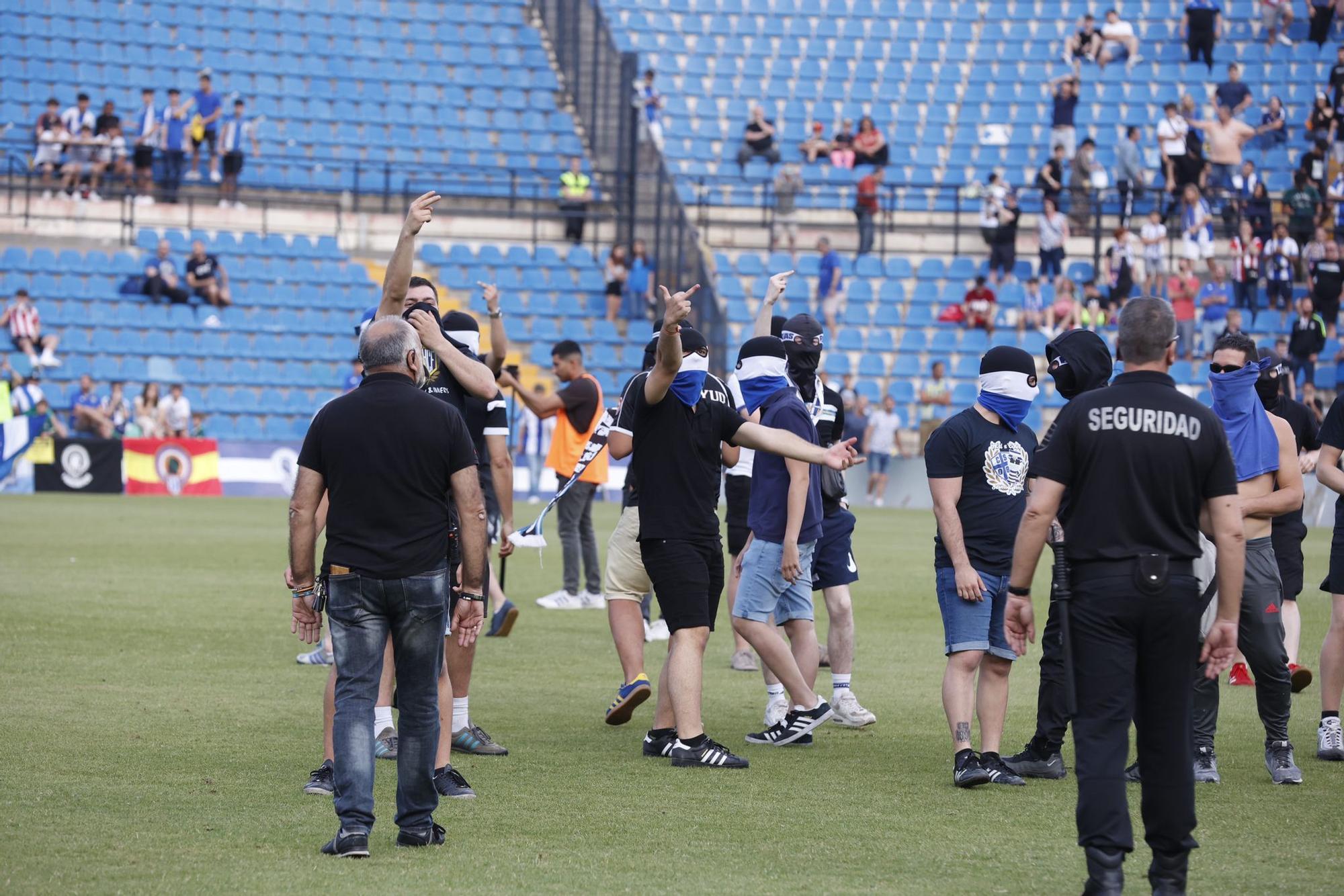 Protestas dentro y fuera del estadio del Rico Pérez