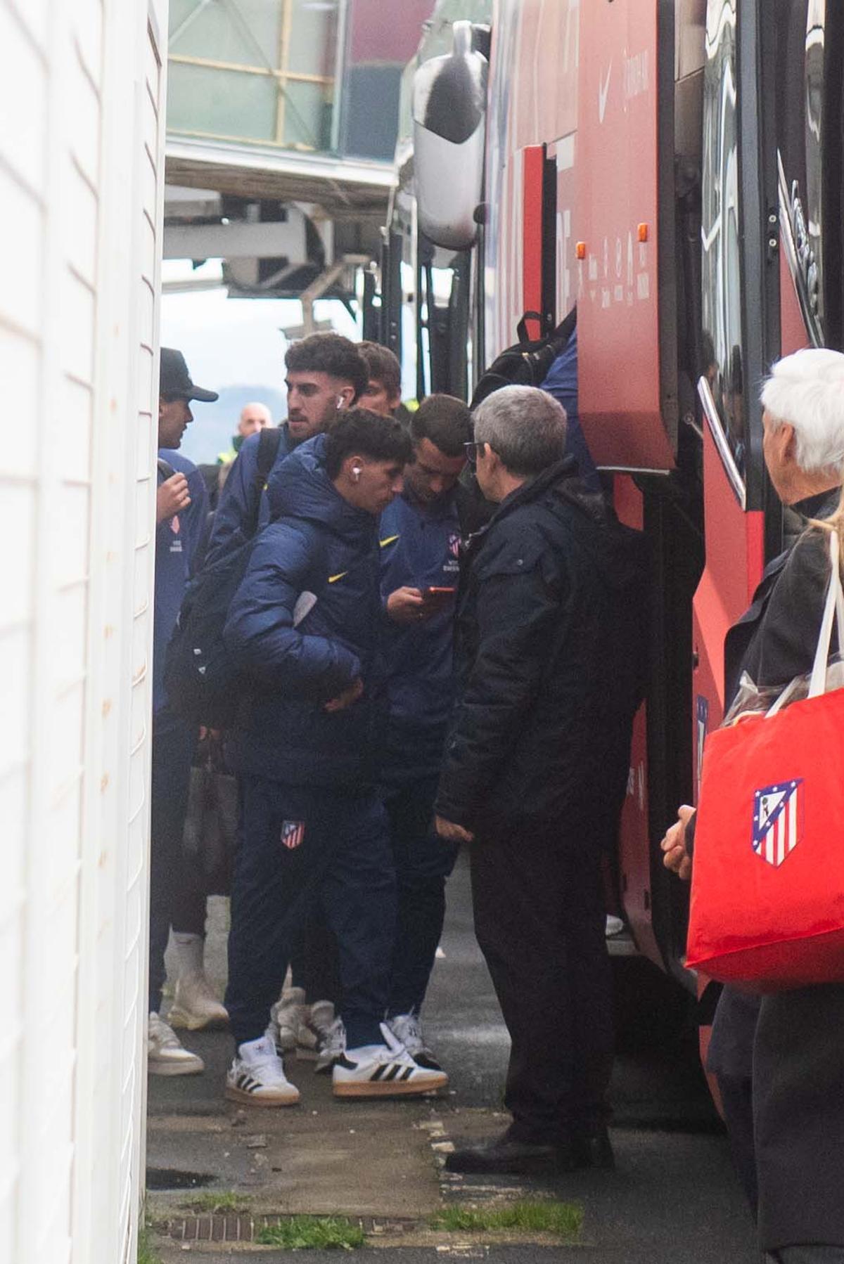 Llegada a A Coruña del Atlético de Madrid para el partido de Copa ante el Deportivo Llegada a A Coruña del Atlético de Madrid para el partido de Copa ante el Deportivo