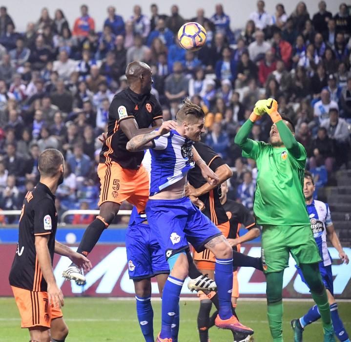 Un Çolak notable librea el ataque con un gran gol y un error suyo propicia el empate (1-1).