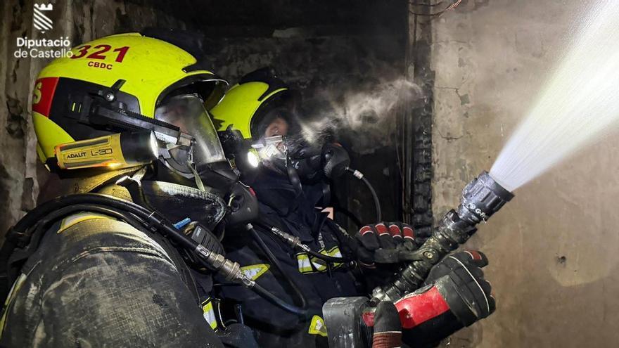Un incendio interessa un'abitazione a Vall d'Alba senza causare feriti