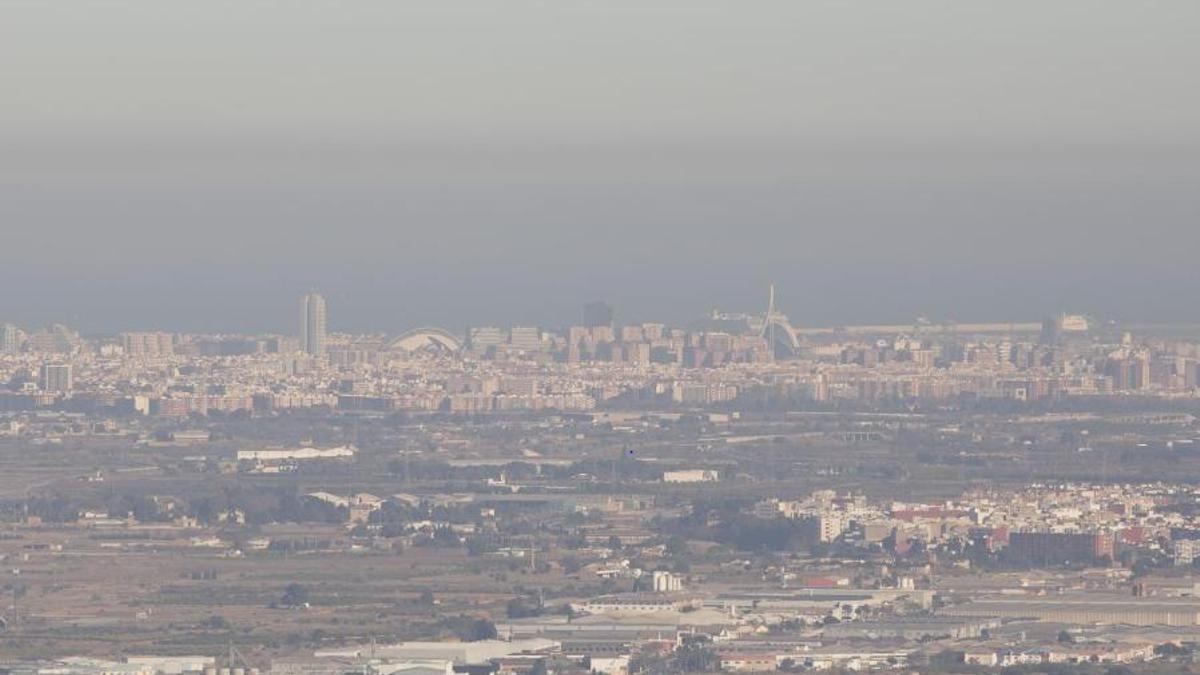 Boina de contaminación sobre la ciudad de València