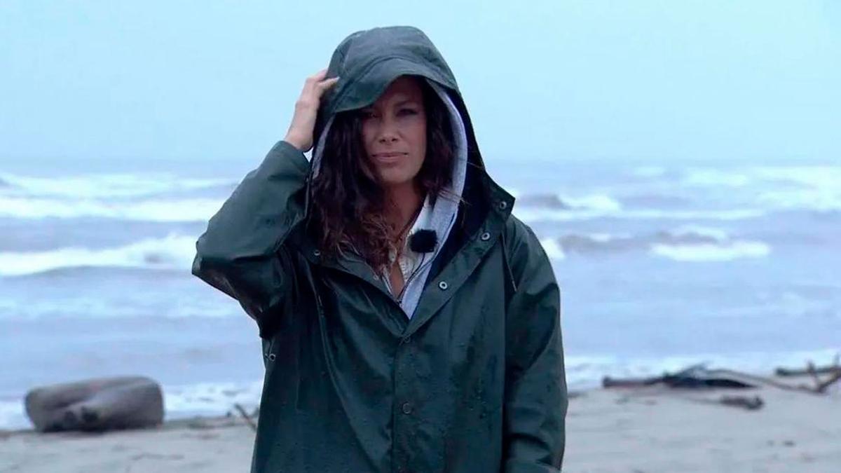 Laura se convierte en nueva Superviviente tras lo ocurrido y se queda sola en una isla: "Ella piensa que va a dormir en una camita esta noche..."