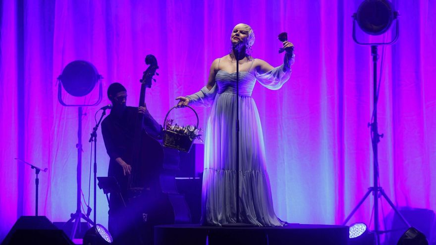 Pasión Vega y Pipo Prendes, complicidad en el escenario del teatro Campoamor